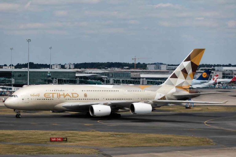 Four Major Airlines End Airbus A380 Flights to Australia