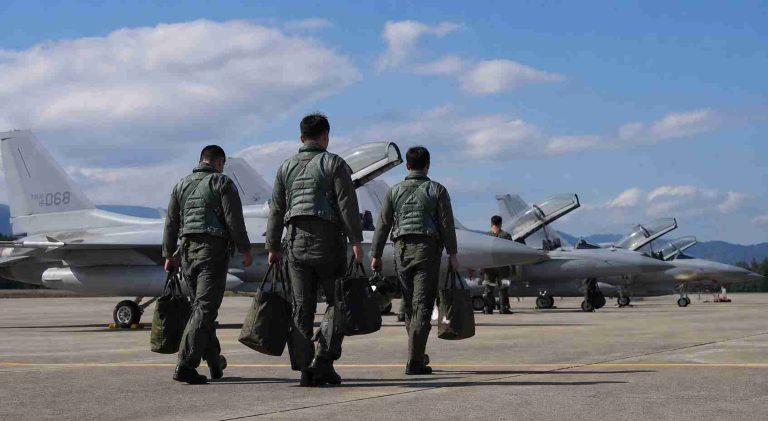 Air Force Loses Skilled Pilots to Airlines Amid Pay Gap Concerns