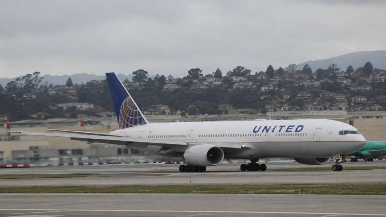 United 777 Pilots Make Emergency Landing at San Francisco After Cabin Security Threat