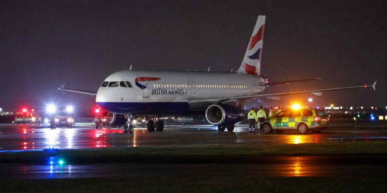 British Airways A320 Blocks Gatwick Runway, Triggering Emergency Declarations and Flight Diversions