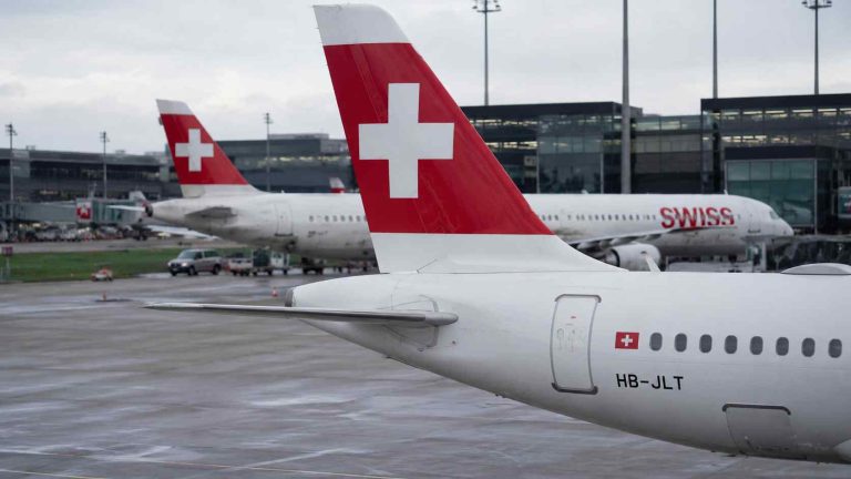 SWISS Suspends Two Airbus A220 Pilots After Colleagues Report Alleged Alcohol Incident Before Scheduled Flight SWISS Suspends Two Airbus A220 Pilots After Colleagues Report Alleged Alcohol Incident Before Scheduled Flight