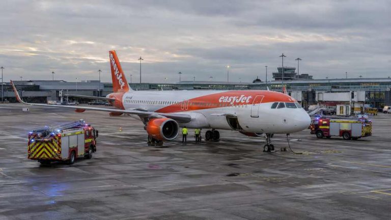 easyJet Cancels Manchester–Dalaman Flight After Pilot Reports Cockpit Fumes