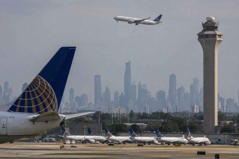 US Warns Americans to Prepare to Leave Middle East as Iran Crisis Deepens