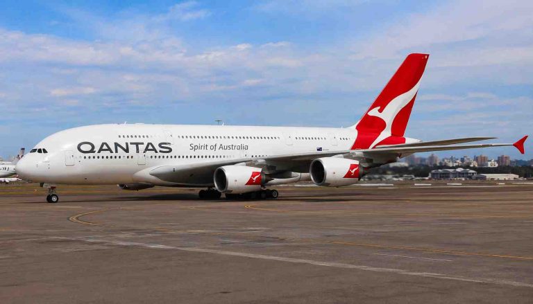 Qantas to Replace Airbus A380 With Boeing 787-9 on Melbourne–Los Angeles Route From October Qantas to Replace Airbus A380 With Boeing 787-9 on Melbourne–Los Angeles Route From October